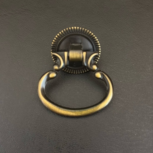 Draw Knobs/pulls - Picture 1 of 4